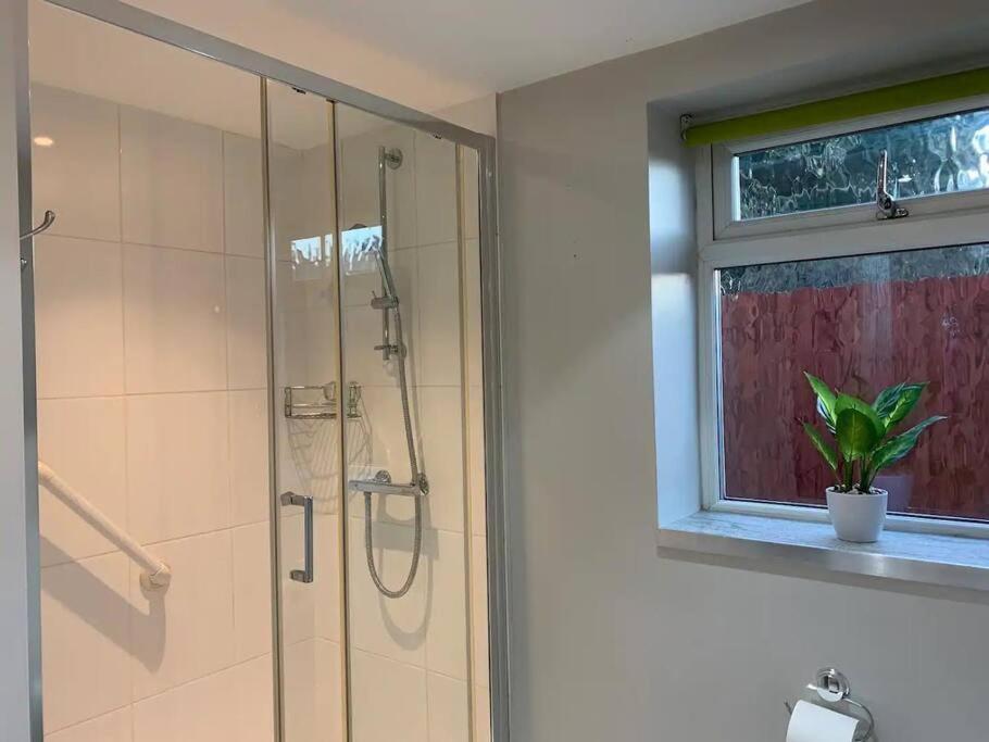 Self Contained - Own Entrance Apartment High Wycombe Ngoại thất bức ảnh