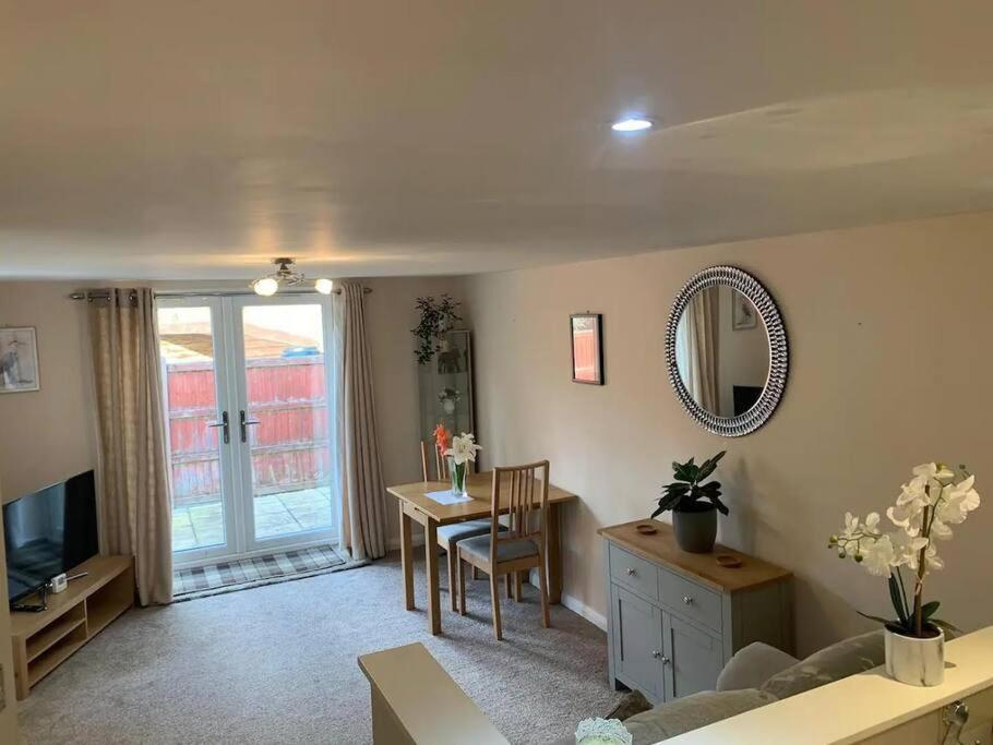 Self Contained - Own Entrance Apartment High Wycombe Ngoại thất bức ảnh