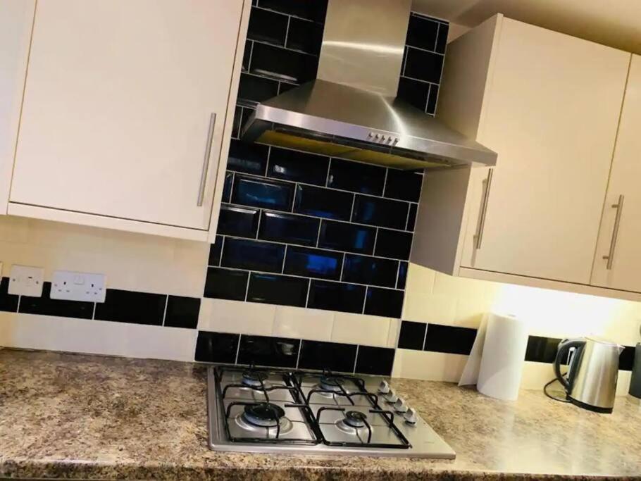 Self Contained - Own Entrance Apartment High Wycombe Ngoại thất bức ảnh